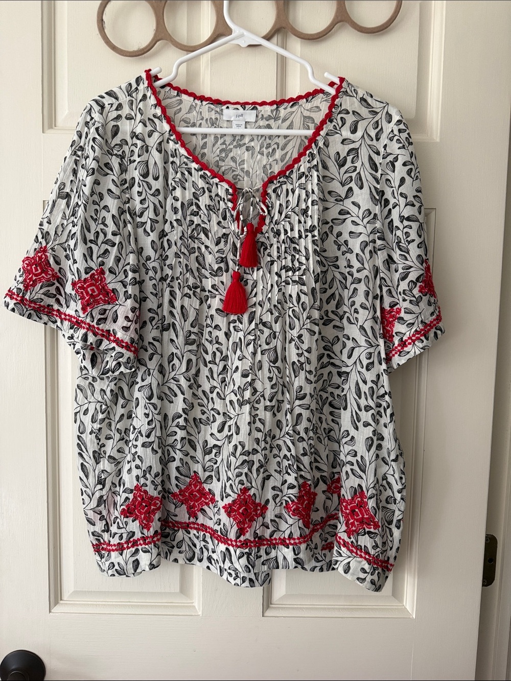 J. Jill White Leaf-Print Peasant Top with Red Embroidery
